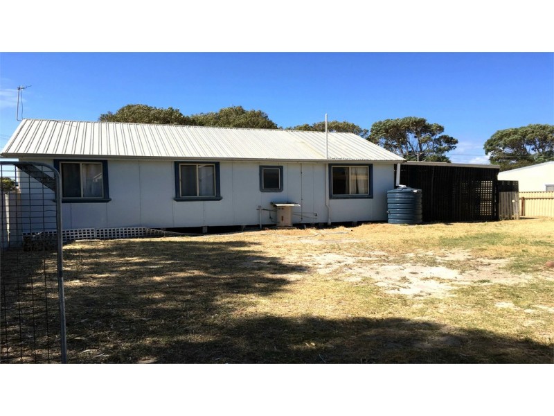 2 Read Street, Green Head WA 6514