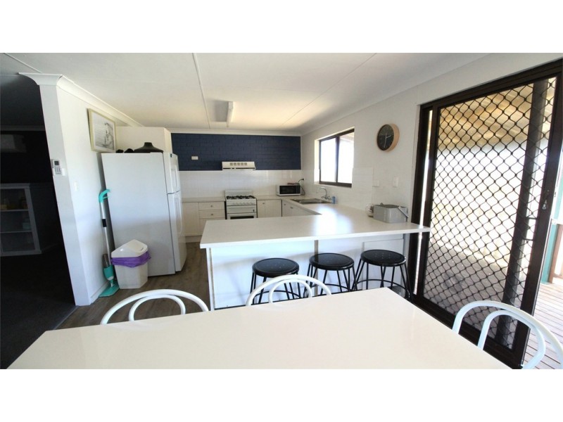 30 Coubrough Place, Jurien Bay WA 6516