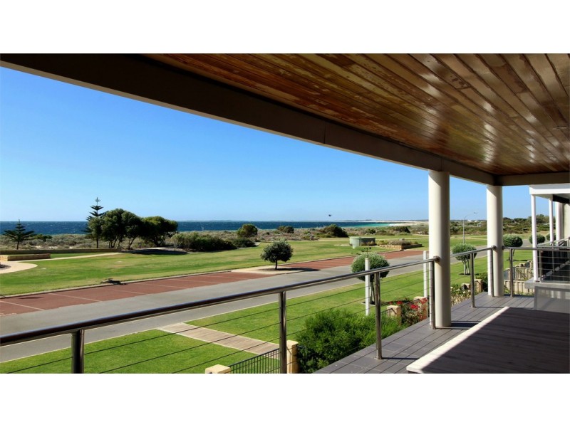 Unit 2, 11 Heaton Street, Jurien Bay WA 6516