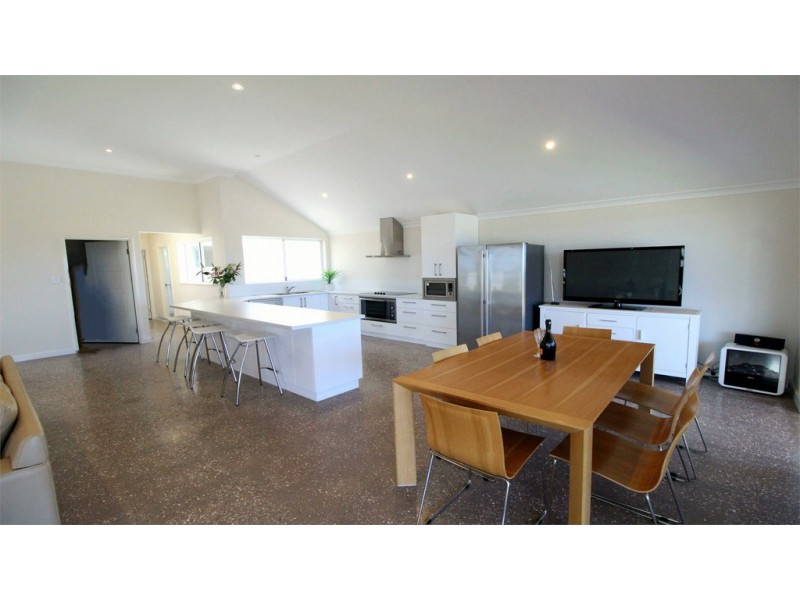 Unit 2, 11 Heaton Street, Jurien Bay WA 6516