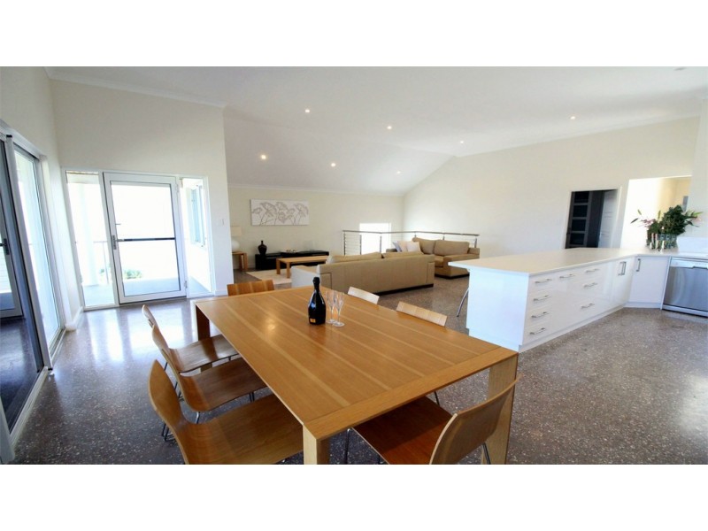 Unit 2, 11 Heaton Street, Jurien Bay WA 6516