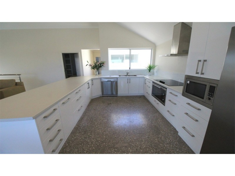 Unit 2, 11 Heaton Street, Jurien Bay WA 6516