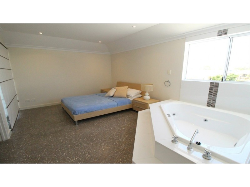Unit 2, 11 Heaton Street, Jurien Bay WA 6516