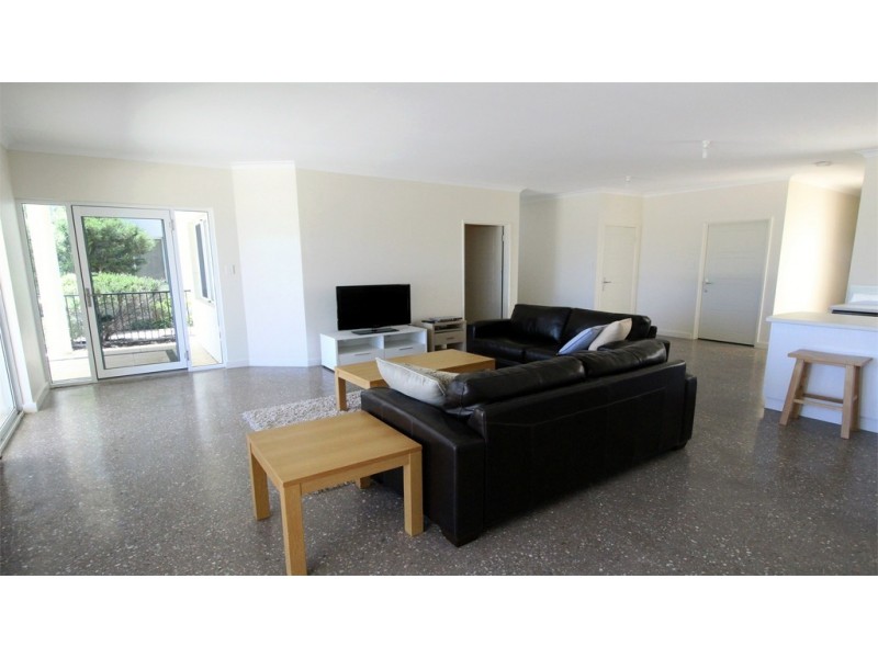 Unit 2, 11 Heaton Street, Jurien Bay WA 6516