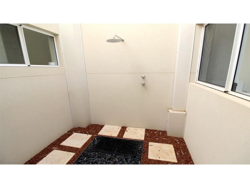 Unit 2, 11 Heaton Street, Jurien Bay WA 6516