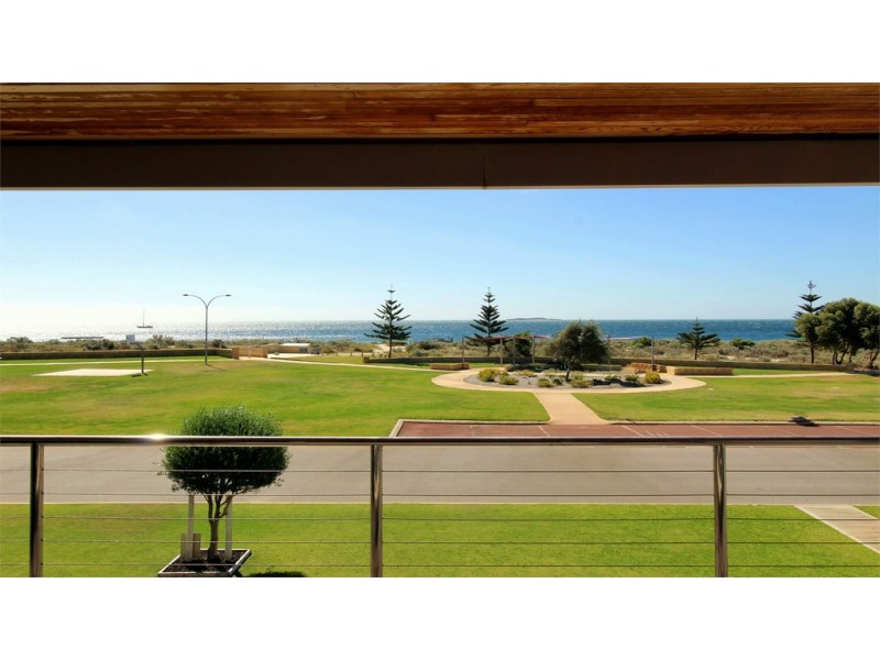 Unit 2, 11 Heaton Street, Jurien Bay WA 6516