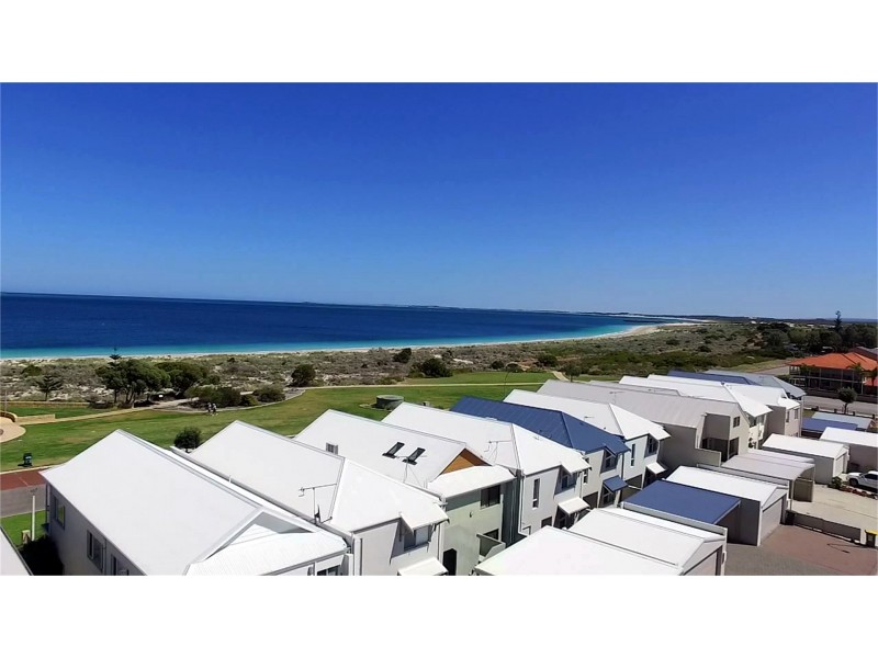 Unit 2, 11 Heaton Street, Jurien Bay WA 6516