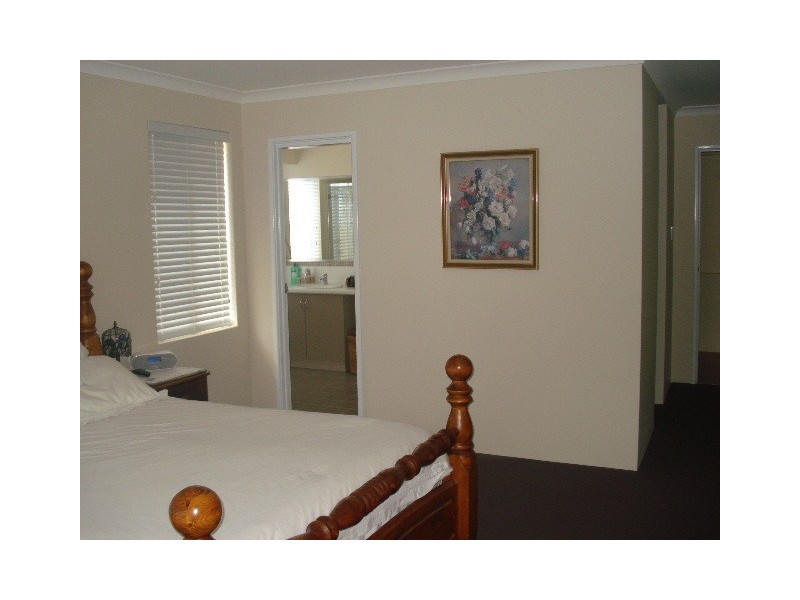 10 Parakeet Bend, Jurien Bay WA 6516