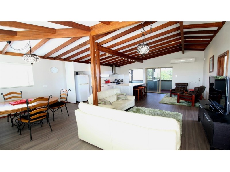 27A Coubrough Place, Jurien Bay WA 6516