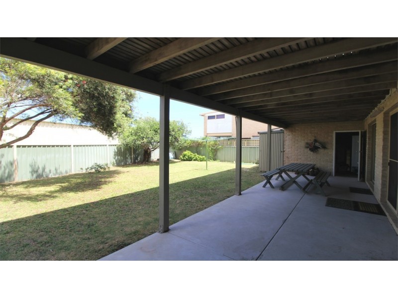 27A Coubrough Place, Jurien Bay WA 6516