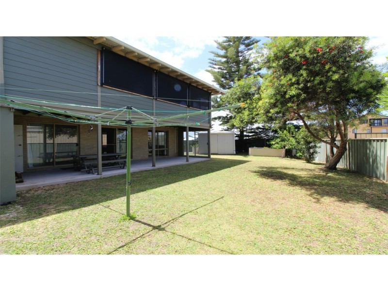 27A Coubrough Place, Jurien Bay WA 6516