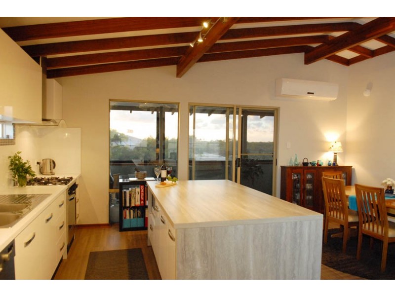 27A Coubrough Place, Jurien Bay WA 6516