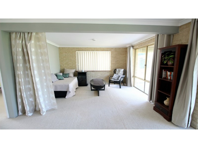 27A Coubrough Place, Jurien Bay WA 6516