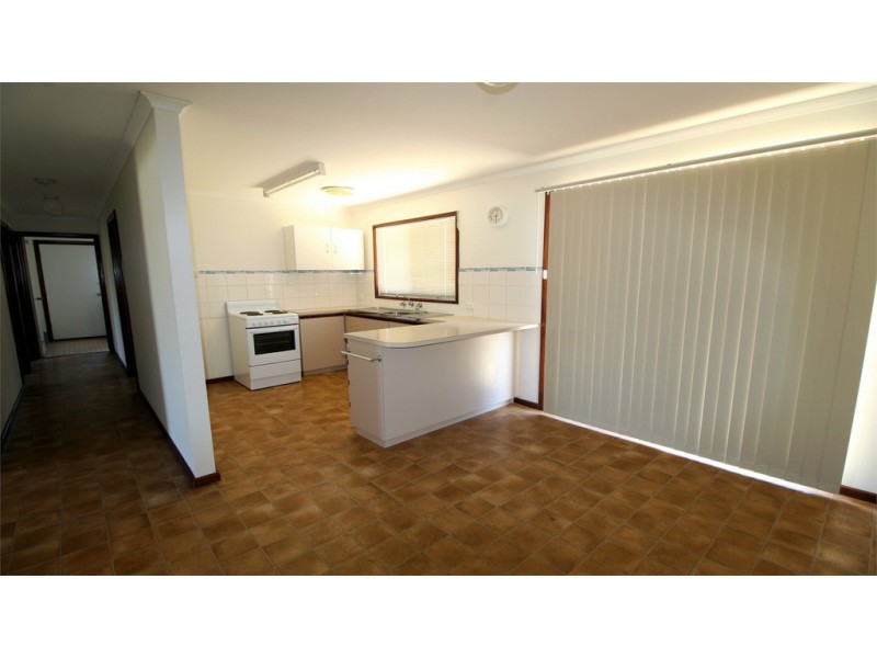 12 Heitman Close, Jurien Bay WA 6516