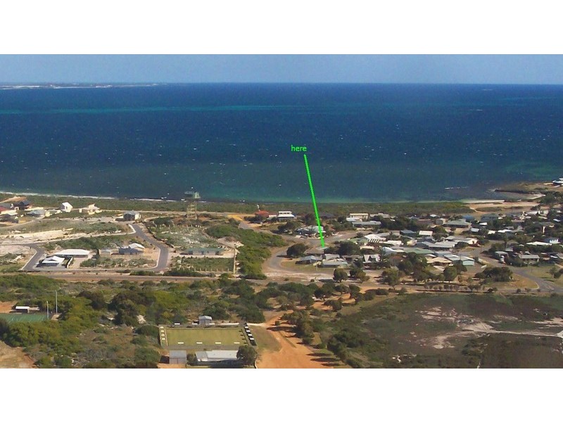 13 Rowlands Rd, Green Head WA 6514