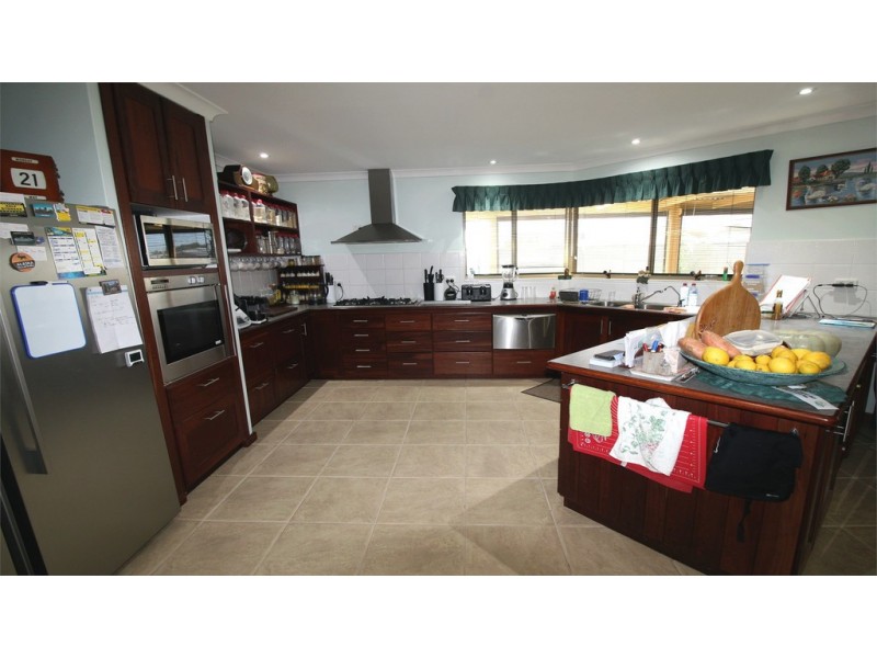 20 Heales Way, Green Head WA 6514