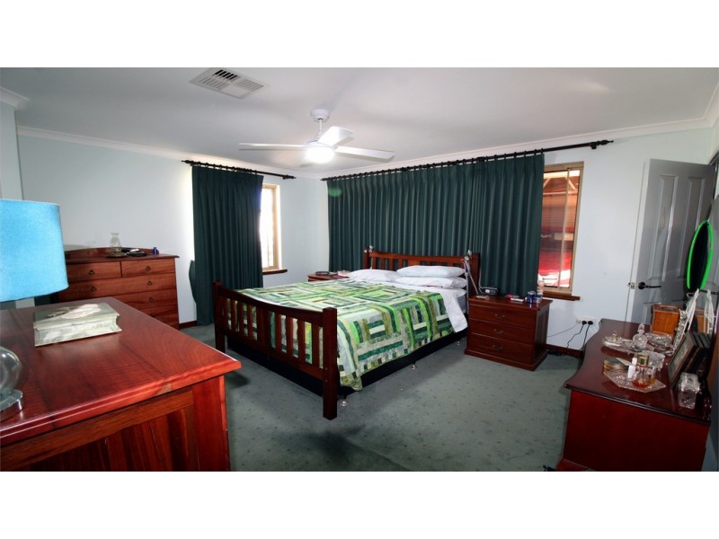 20 Heales Way, Green Head WA 6514