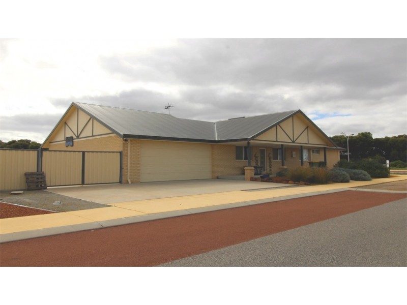 14 Moonlight Crescent, Jurien Bay WA 6516