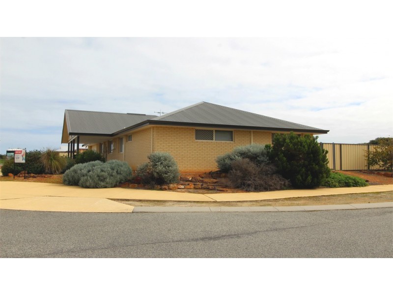 14 Moonlight Crescent, Jurien Bay WA 6516