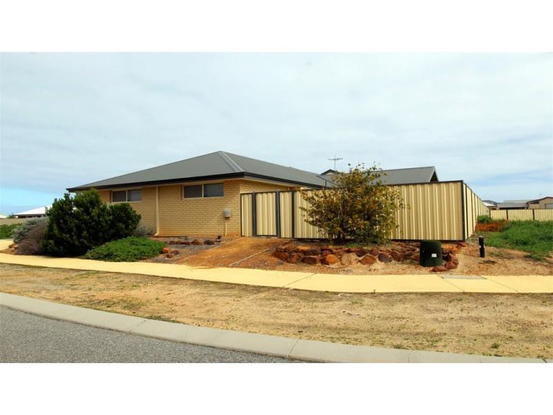 14 Moonlight Crescent, Jurien Bay WA 6516