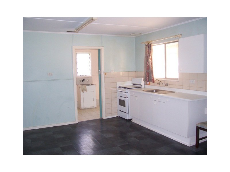 7 Hamersley Street, Jurien Bay WA 6516