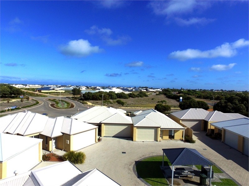 13/5 Moonlight Crescent, Jurien Bay WA 6516