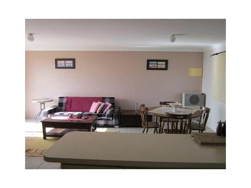 4/3 Tuart Street (Tamarisk Court Complex), Leeman WA 6514