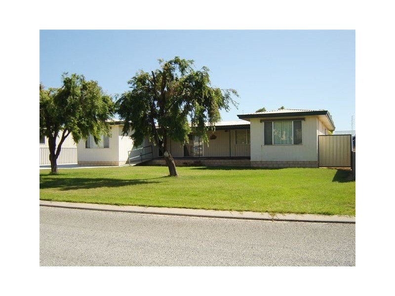 4 ELIZABETH WAY, Jurien Bay WA 6516