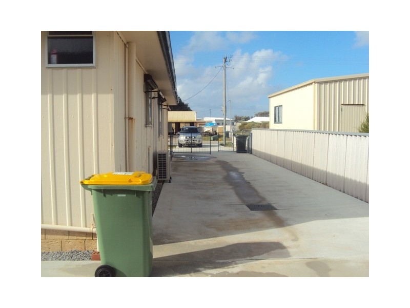 4 ELIZABETH WAY, Jurien Bay WA 6516
