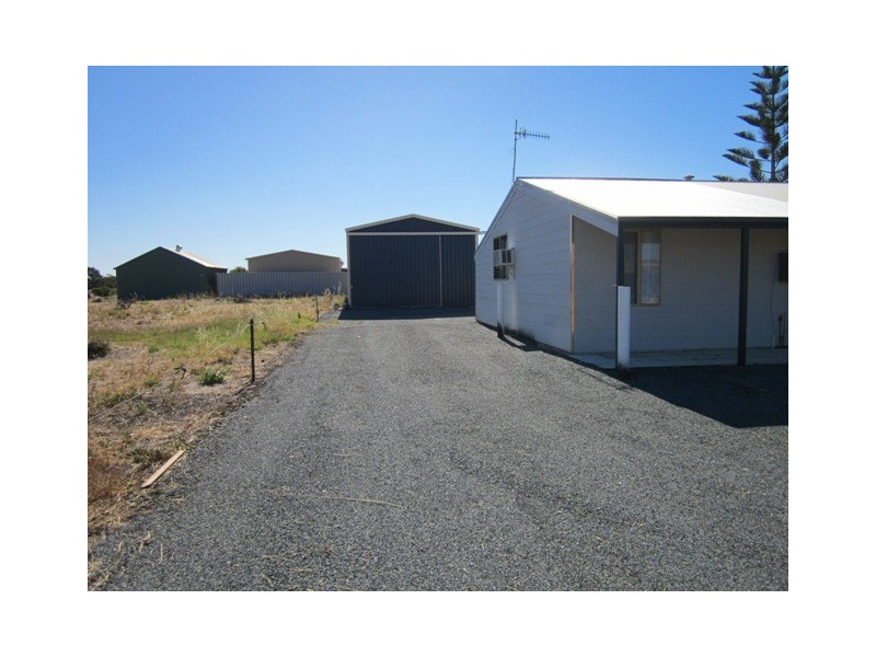 8 Heales Way, Green Head WA 6514