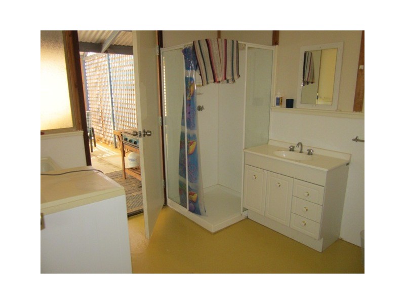 8 Heales Way, Green Head WA 6514