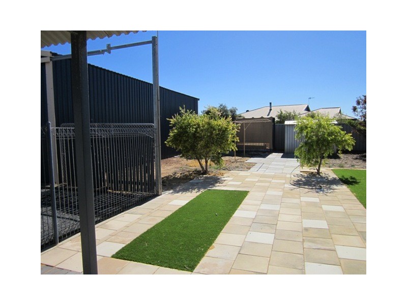 8 Heales Way, Green Head WA 6514