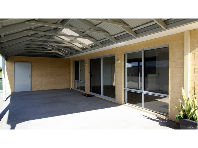 35 Hamelin Avenue, Jurien Bay WA 6516