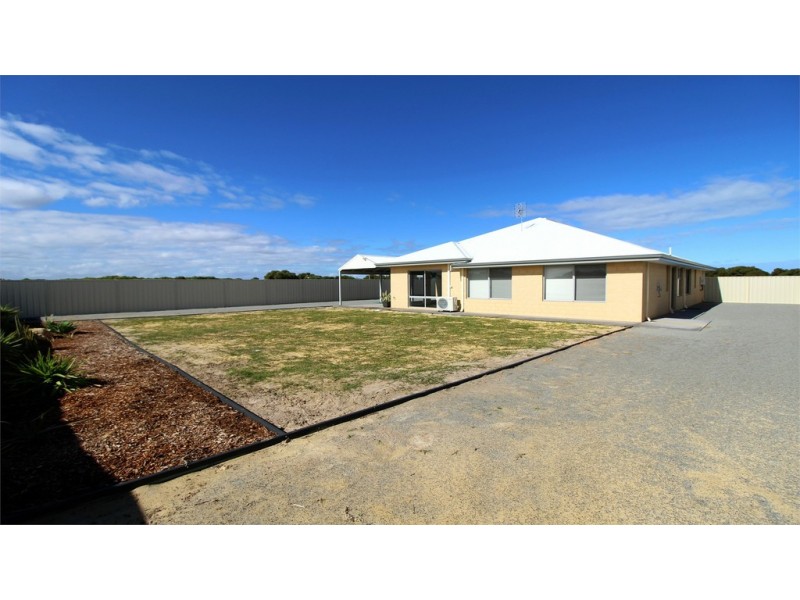 35 Hamelin Avenue, Jurien Bay WA 6516