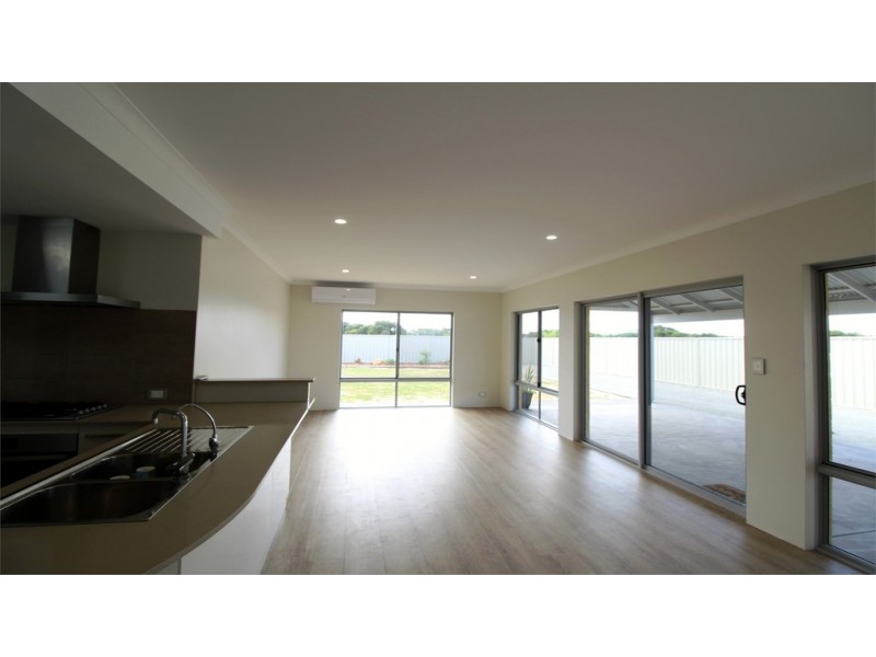 35 Hamelin Avenue, Jurien Bay WA 6516