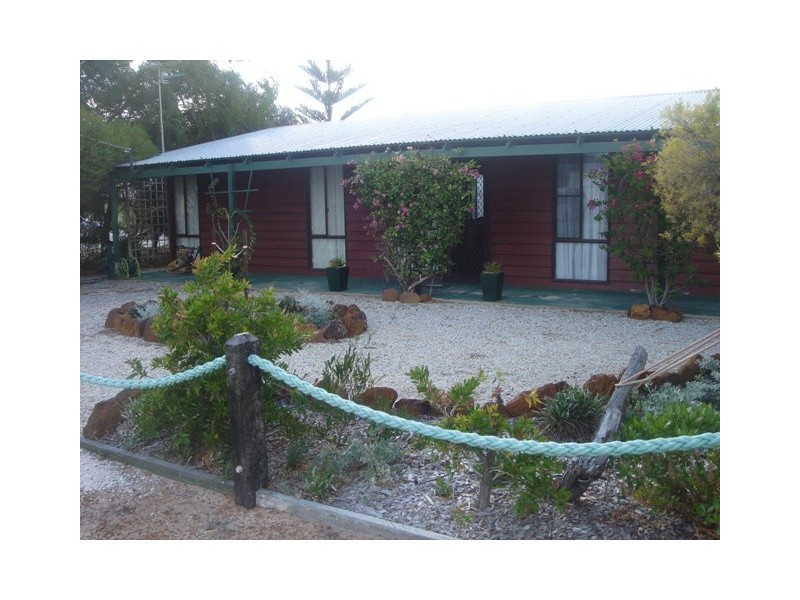 2 Coubrough Place, Jurien Bay WA 6516