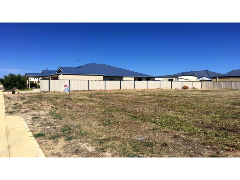 10 Middleton Avenue, Jurien Bay WA 6516