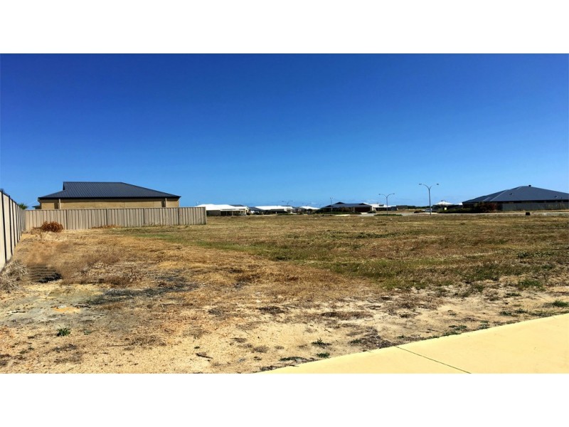 10 Middleton Avenue, Jurien Bay WA 6516