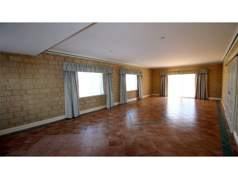 18 Casuarina Crescent, Jurien Bay WA 6516