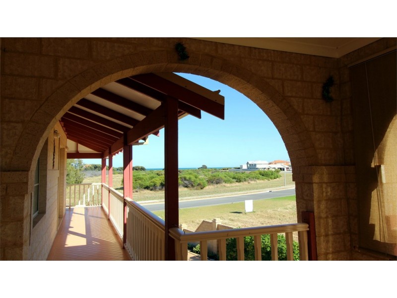 18 Casuarina Crescent, Jurien Bay WA 6516