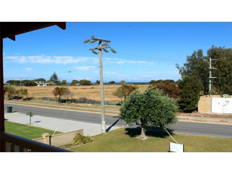 18 Casuarina Crescent, Jurien Bay WA 6516