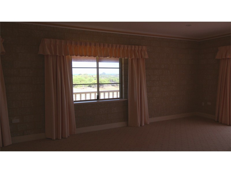 18 Casuarina Crescent, Jurien Bay WA 6516