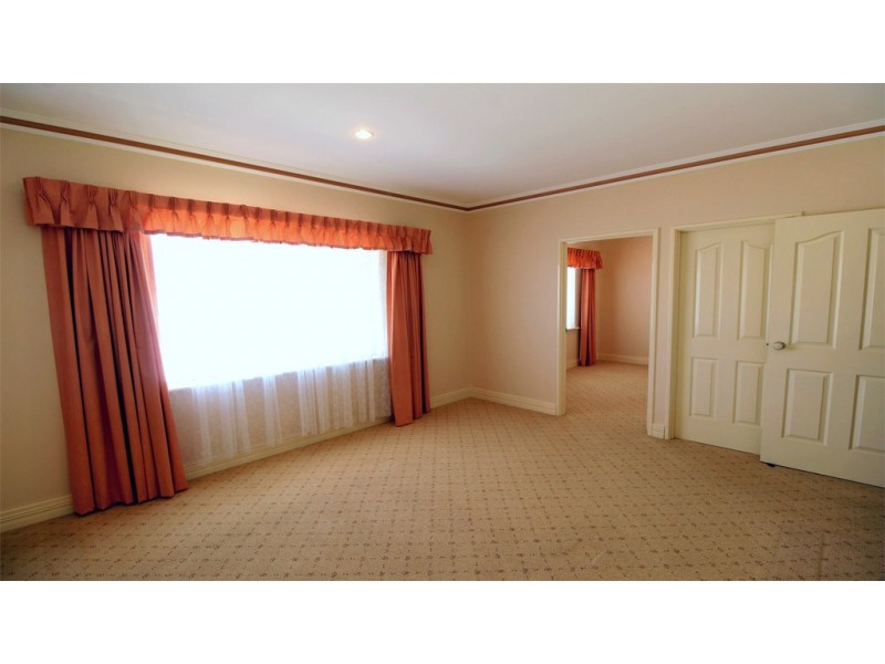 18 Casuarina Crescent, Jurien Bay WA 6516