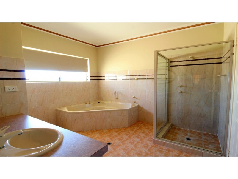 18 Casuarina Crescent, Jurien Bay WA 6516