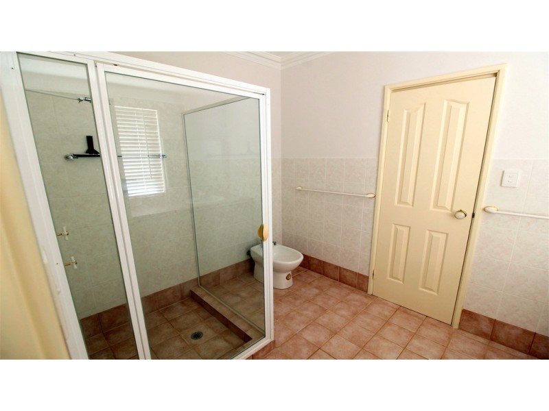 18 Casuarina Crescent, Jurien Bay WA 6516