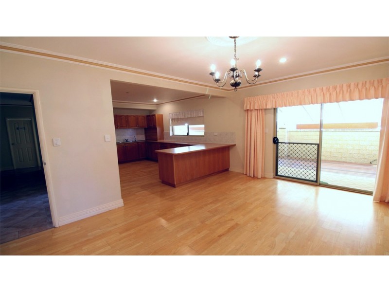 18 Casuarina Crescent, Jurien Bay WA 6516