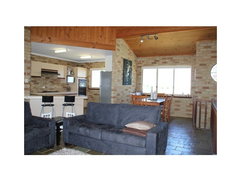 7 Karleen Lane, Jurien Bay WA 6516