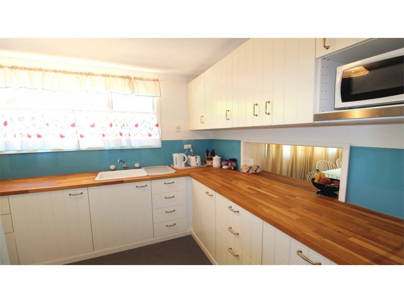 4 Whitfield Street, Jurien Bay WA 6516