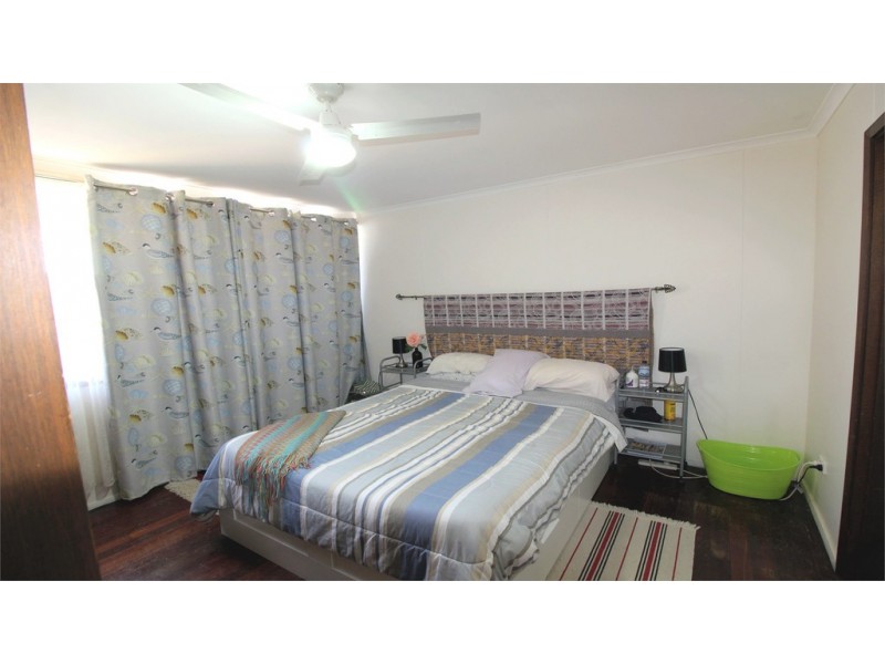 4 Whitfield Street, Jurien Bay WA 6516