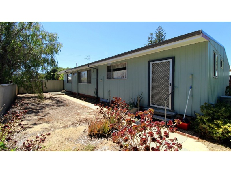 4 Whitfield Street, Jurien Bay WA 6516